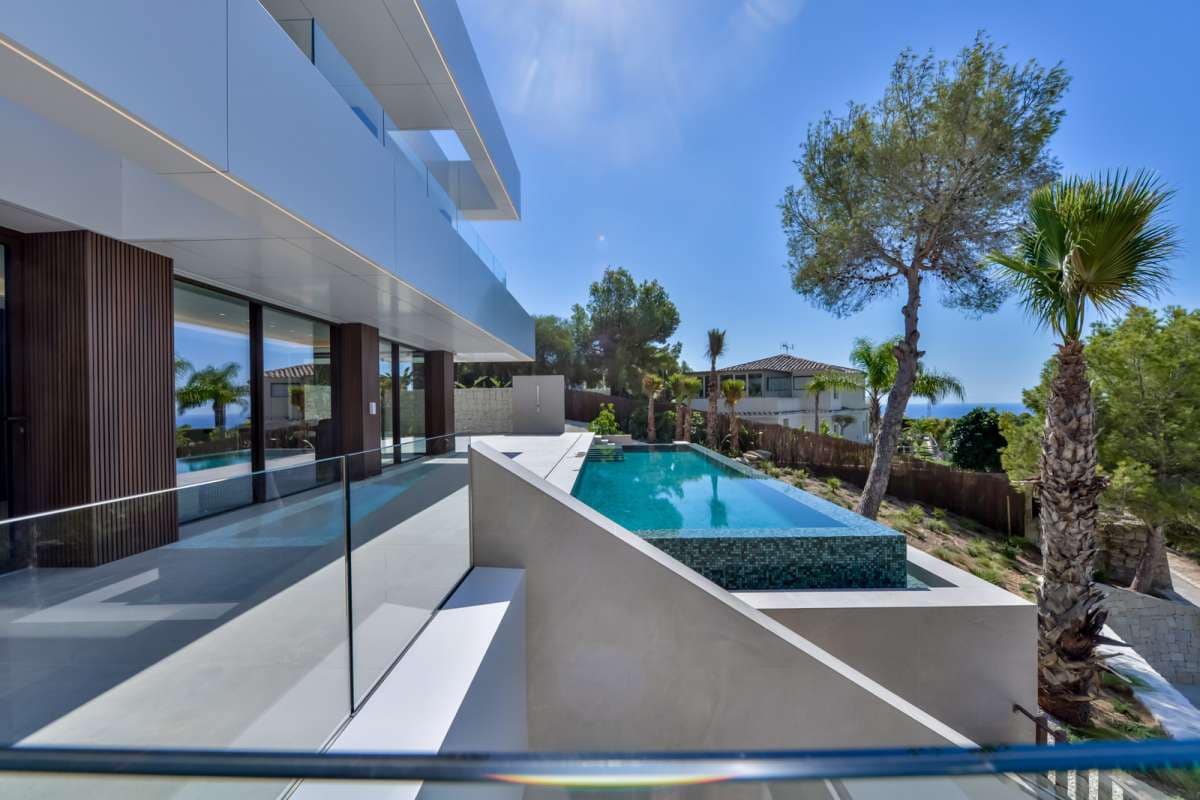 4 bedroom Villa for sale in Altea with pool garage - € 2,795,000 (Ref: 9380781)