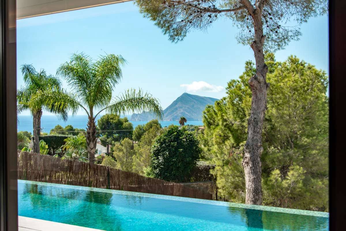 4 bedroom Villa for sale in Altea with pool garage - € 2,795,000 (Ref: 9380781)