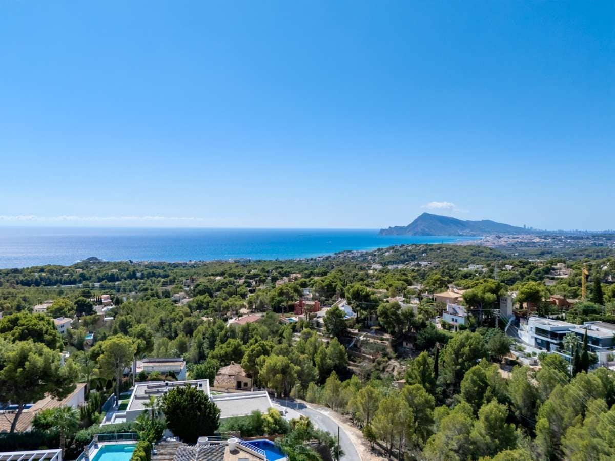 4 bedroom Villa for sale in Altea with pool garage - € 2,795,000 (Ref: 9380781)