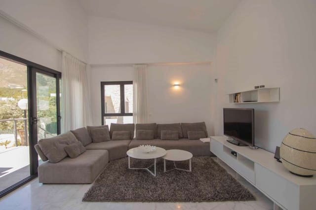 3 bedroom Villa for sale in Polop with pool garage - € 530,000 (Ref: 9380948)