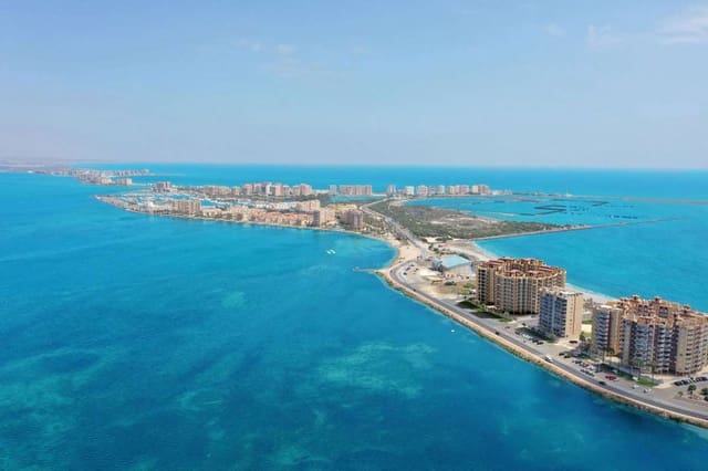 Apartamento de 2 habitaciones en La Manga del Mar Menor en venta - 385.000 € (Ref: 9381024)