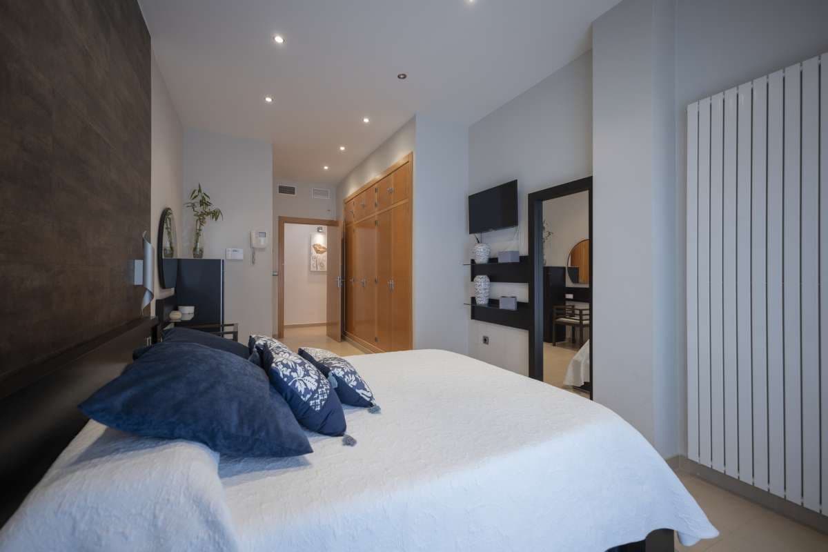 4 soverom Villa til salgs i Avileses med svømmebasseng garasje - € 1 350 000 (Ref: 9381060)