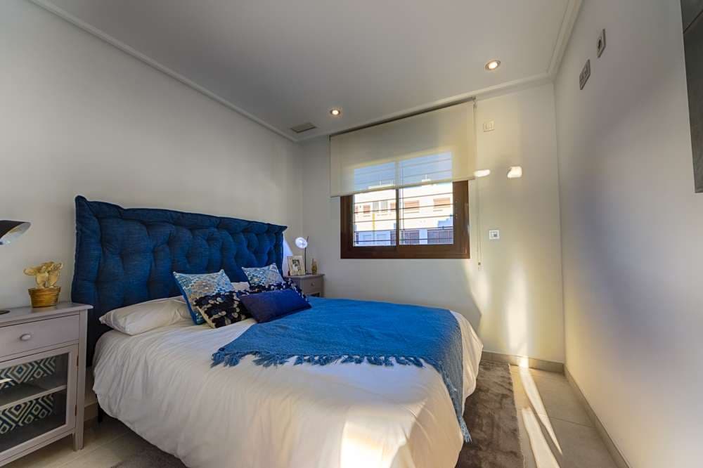 4 soverom Hus til salgs i Pilar de la Horadada med svømmebasseng garasje - € 369 900 (Ref: 9381075)