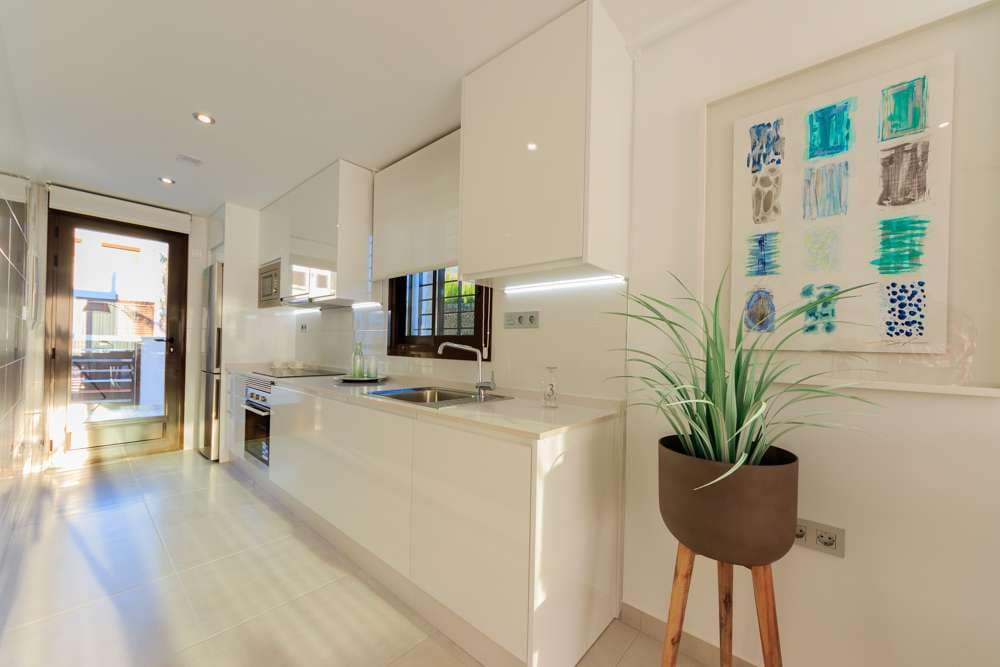 Casa de 4 habitaciones en Pilar de la Horadada en venta con piscina garaje - 369.900 € (Ref: 9381075)