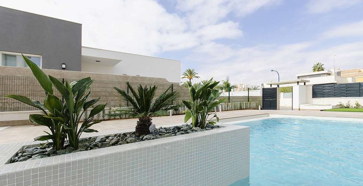 Chalet de 3 habitaciones en Orihuela Costa en venta con piscina - 995.000 € (Ref: 9381138)
