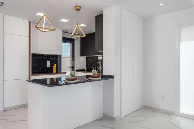 3 makuuhuone Bungalow myytävänä paikassa San Miguel de Salinas mukana uima-altaan 
autotalli - 415 000 € (Ref: 9381165)