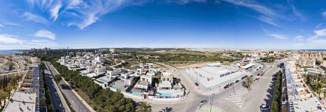 4 sypialnia Willa na sprzedaż w Campoamor, Orihuela z basenem garażem - 1 499 000 € (Ref: 9381183)