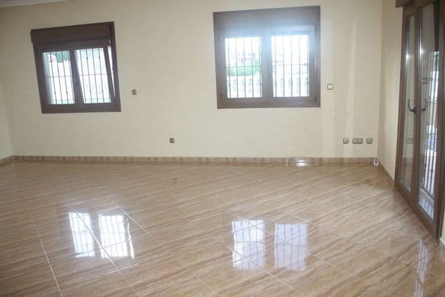 3 makuuhuone Huvila myytävänä paikassa Los Balcones - Los Altos, Torrevieja mukana uima-altaan 
autotalli - 550 000 € (Ref: 9381205)