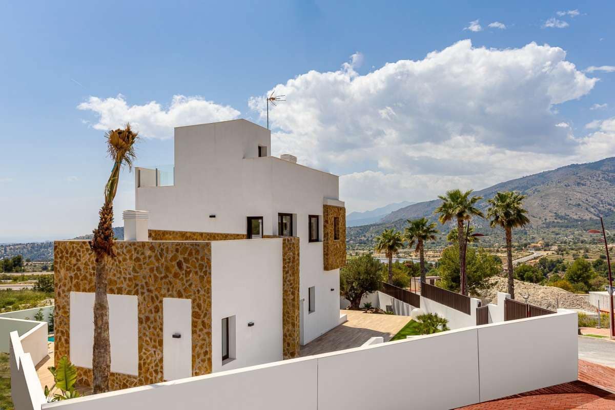 4 bedroom Villa for sale in Finestrat with pool garage - € 730,000 (Ref: 9381207)