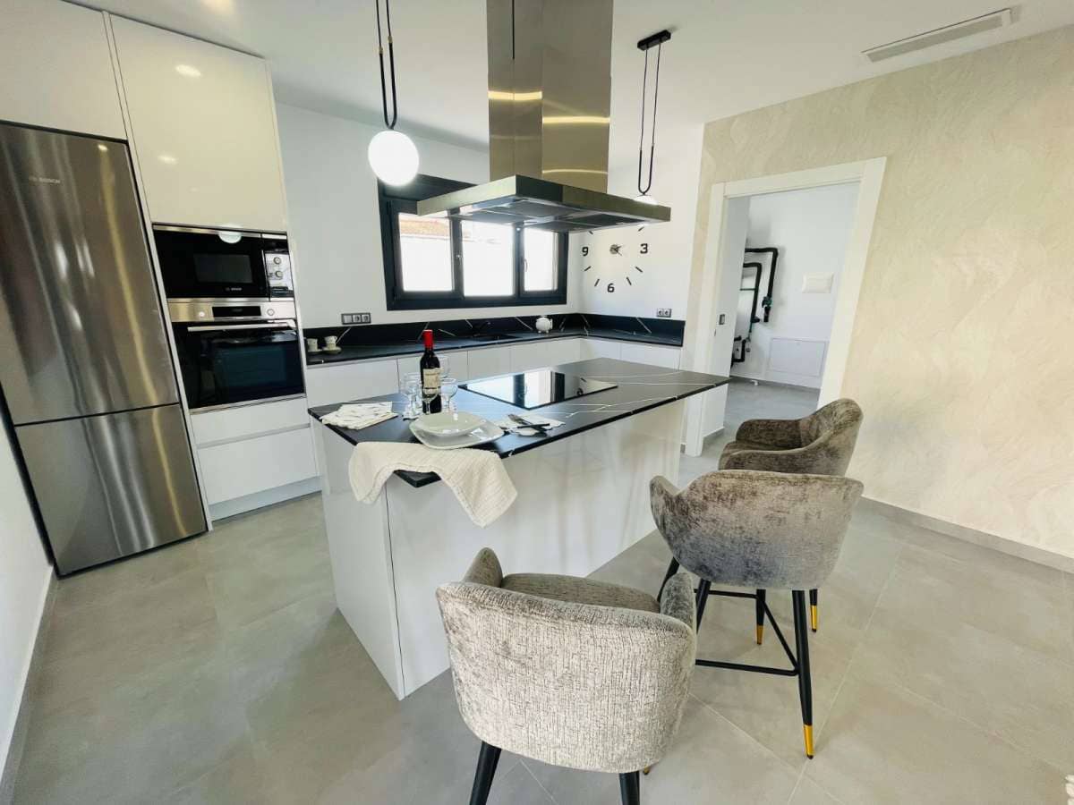 5 soveværelse Penthouse til salg i Torrevieja med swimmingpool garage - € 980.000 (Ref: 9382113)