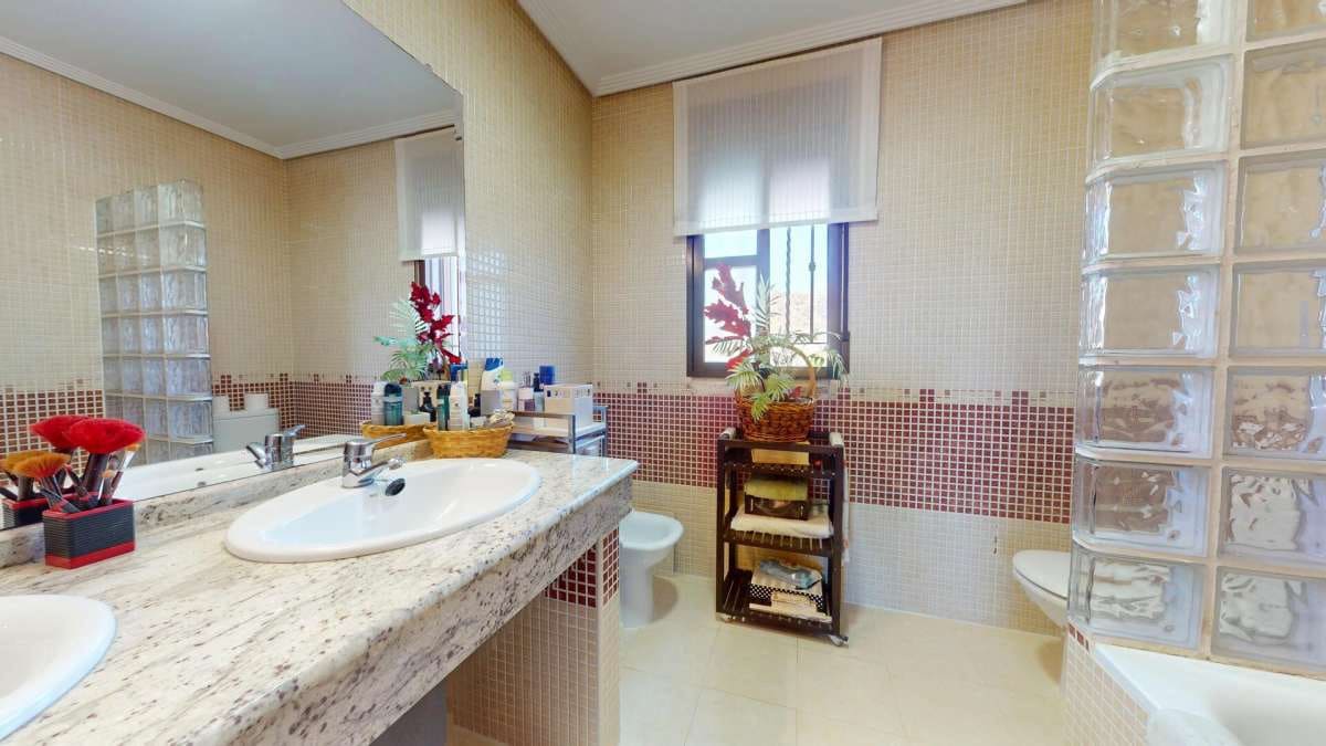 5 quarto Quinta/Casa Rural para venda em Aguilas com piscina garagem - 880 000 € (Ref: 9382136)