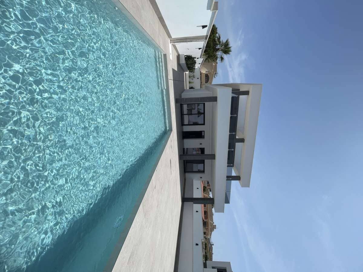 3 camera da letto Villa in vendita in Ciudad Quesada con piscina garage - 799.900 € (Rif: 9382171)