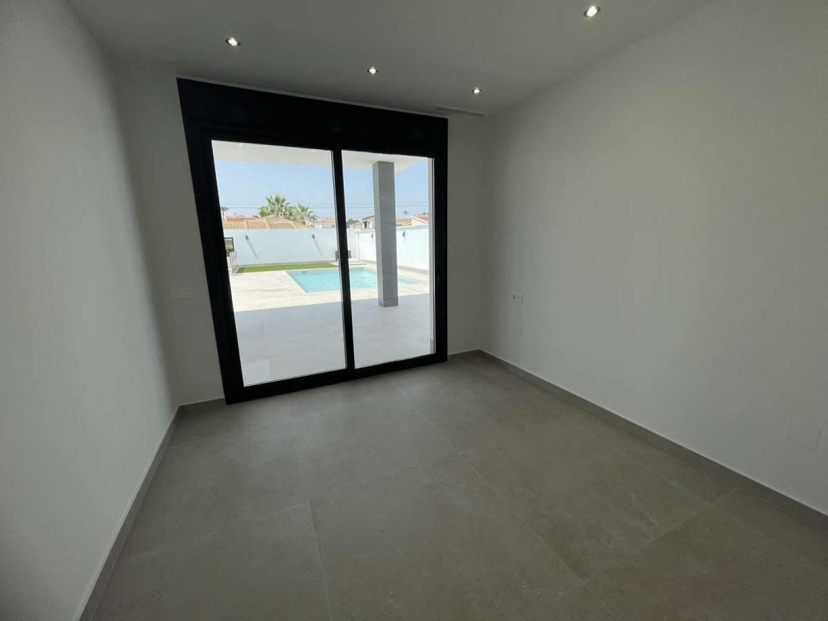 3 camera da letto Villa in vendita in Ciudad Quesada con piscina garage - 799.900 € (Rif: 9382171)