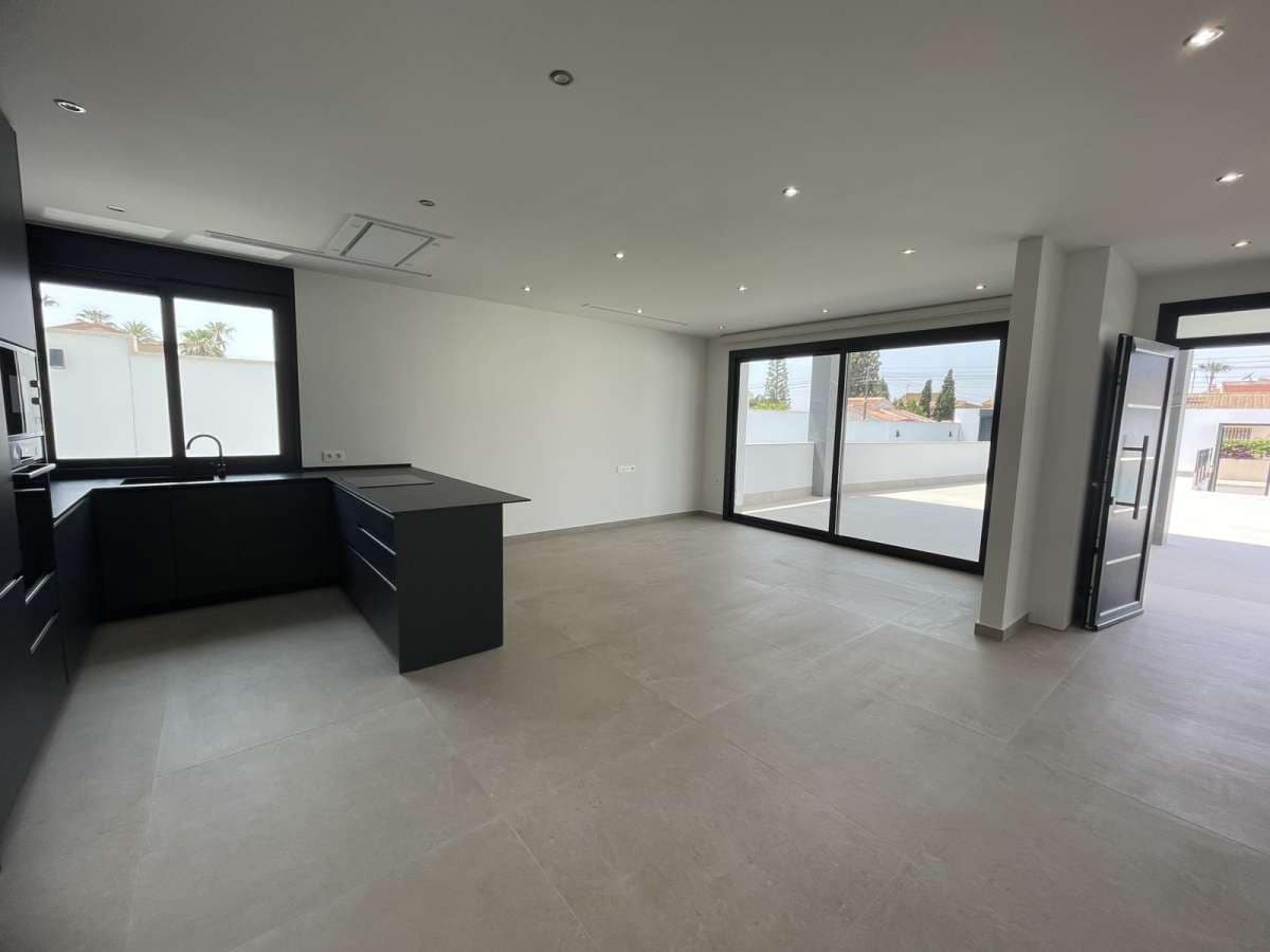 3 camera da letto Villa in vendita in Ciudad Quesada con piscina garage - 799.900 € (Rif: 9382171)