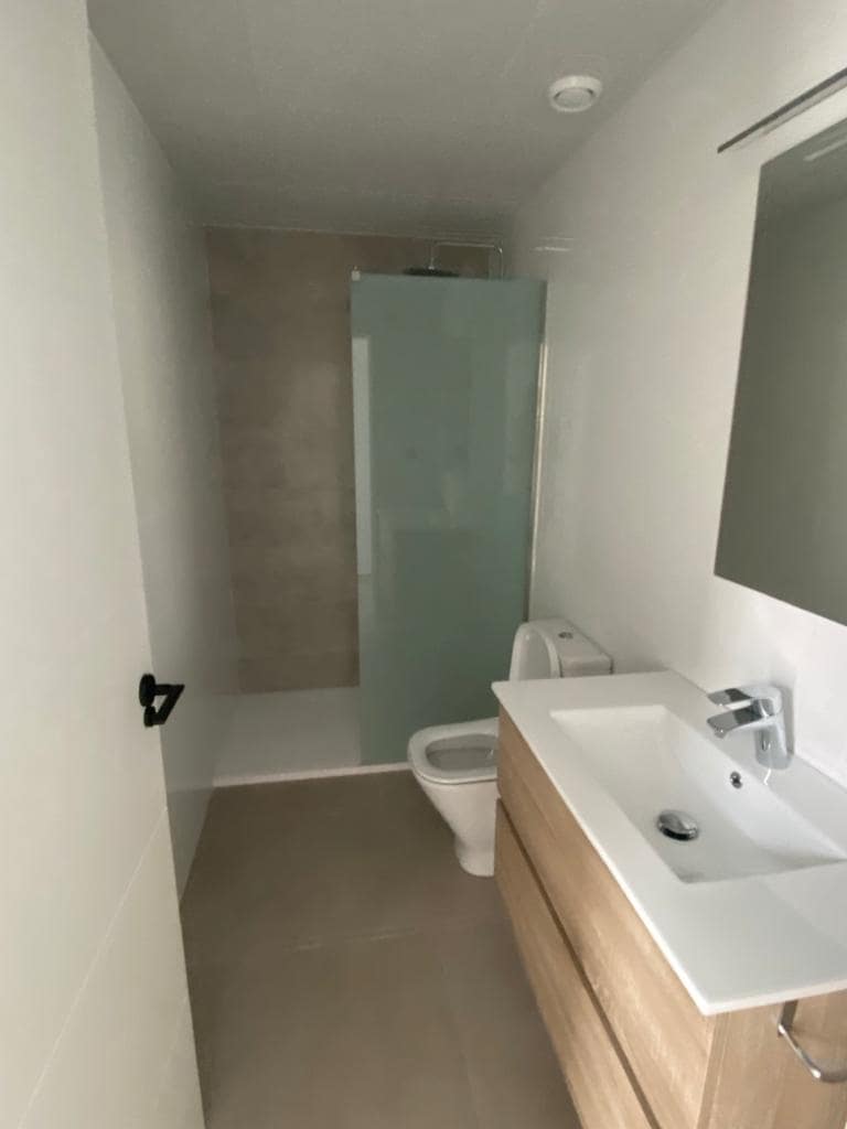 3 sypialnia Willa na sprzedaż w Los Alcazares z basenem garażem - 419 900 € (Ref: 9382180)