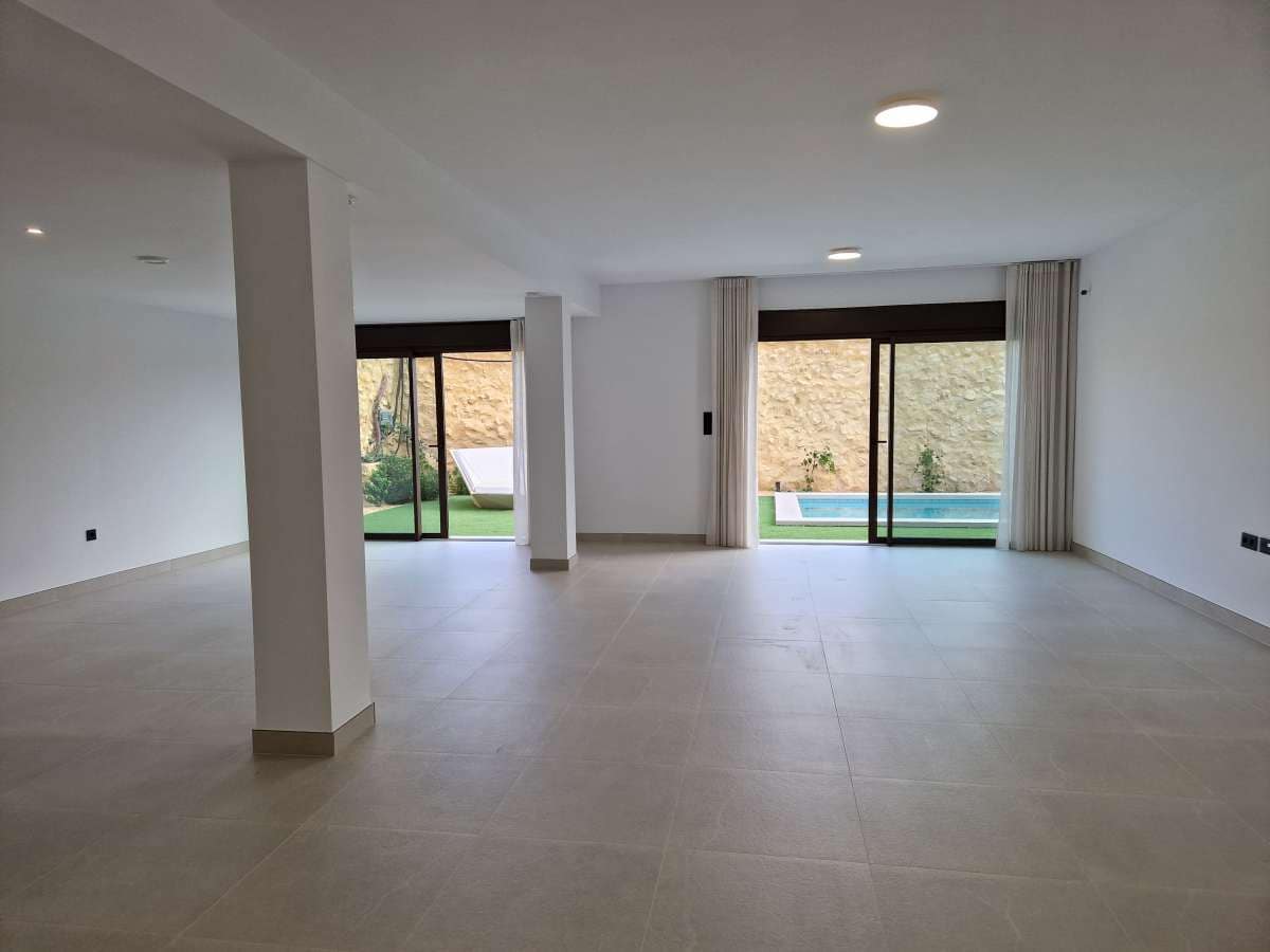 3 bedroom Villa for sale in Finestrat - € 745,000 (Ref: 9415300)