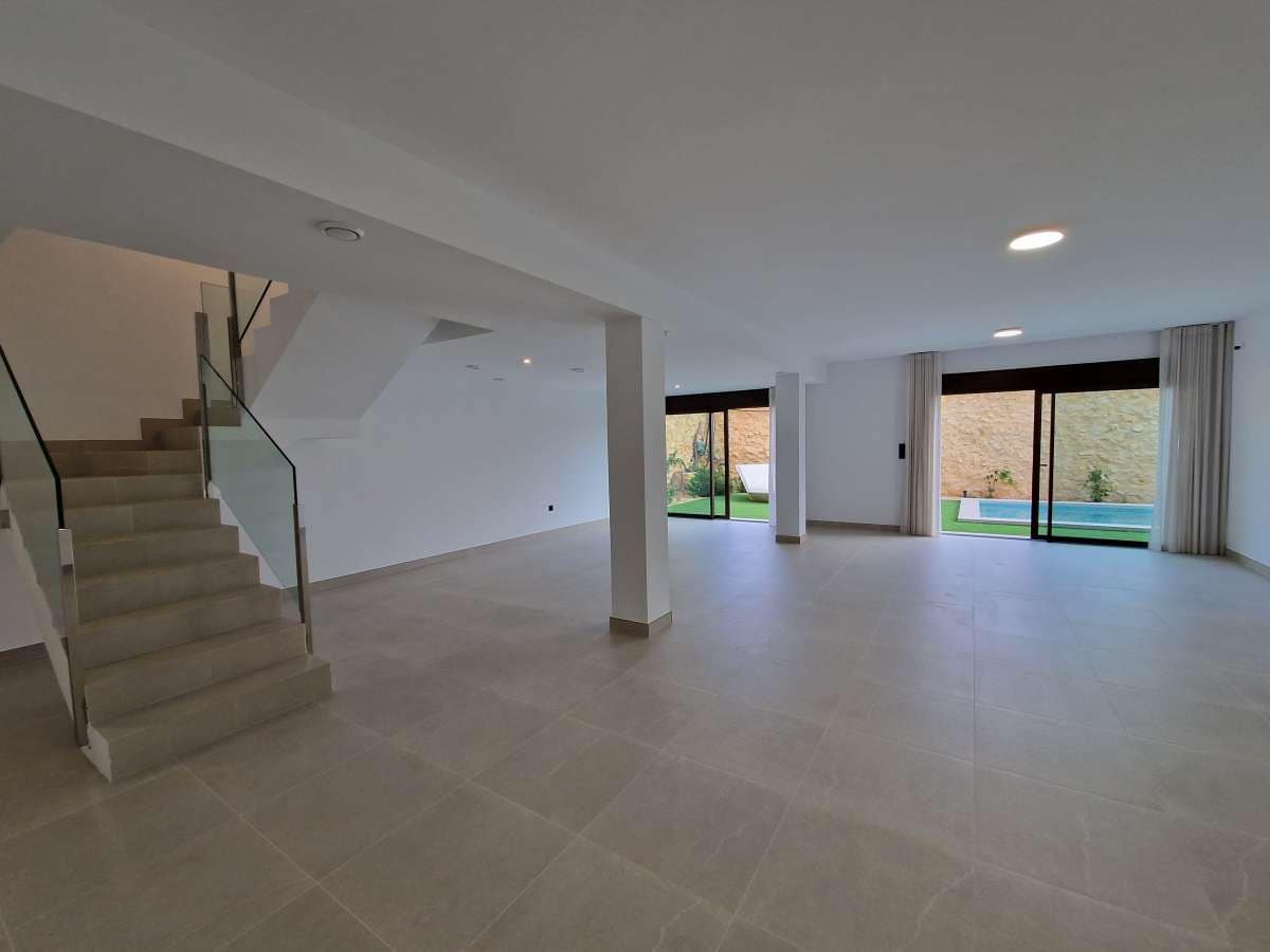 3 bedroom Villa for sale in Finestrat - € 745,000 (Ref: 9415300)