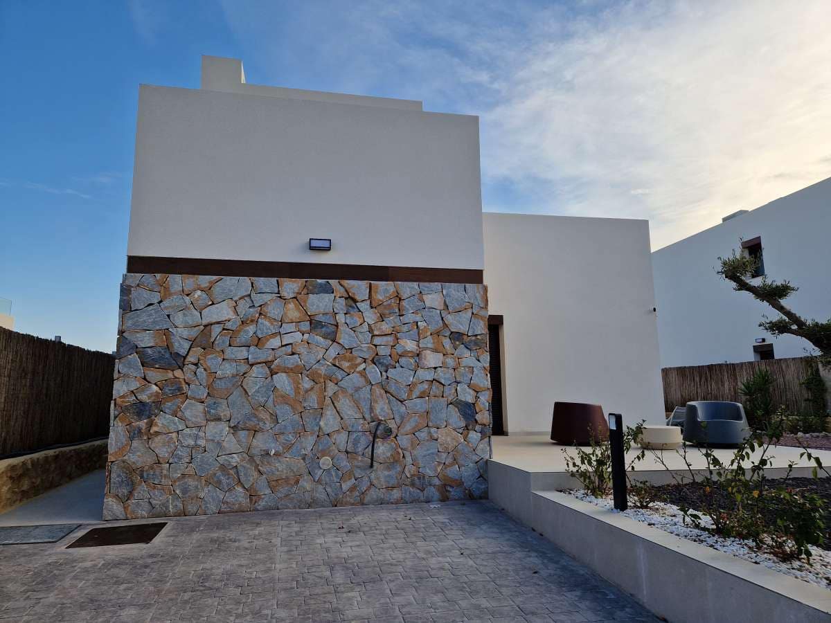 3 bedroom Villa for sale in Finestrat - € 745,000 (Ref: 9415300)