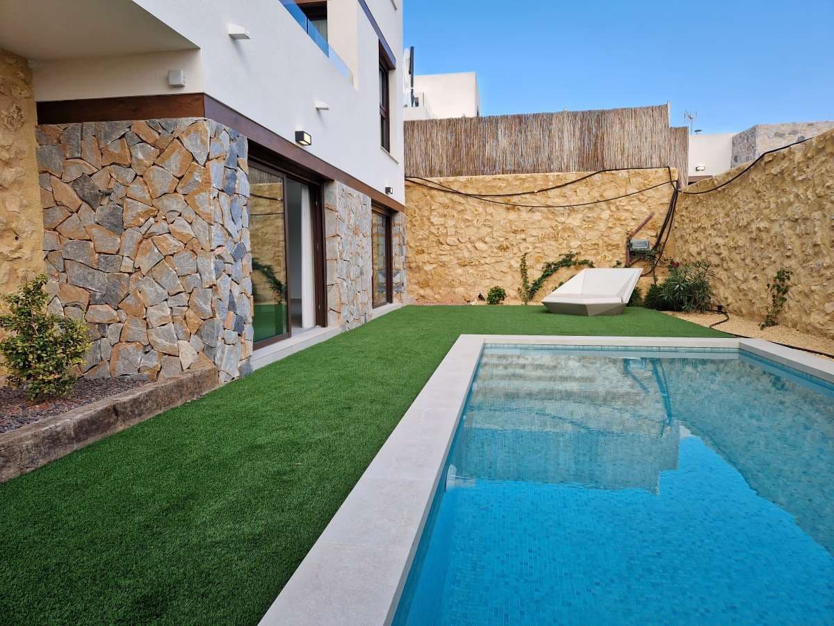 3 bedroom Villa for sale in Finestrat - € 745,000 (Ref: 9415300)