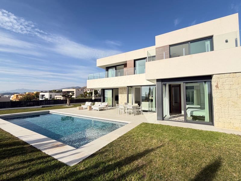 5 bedroom Villa for sale in Finestrat with pool garage - € 1,600,000 (Ref: 9451540)