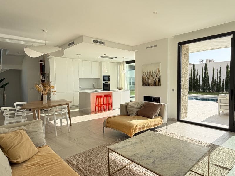 5 bedroom Villa for sale in Finestrat with pool garage - € 1,600,000 (Ref: 9451540)