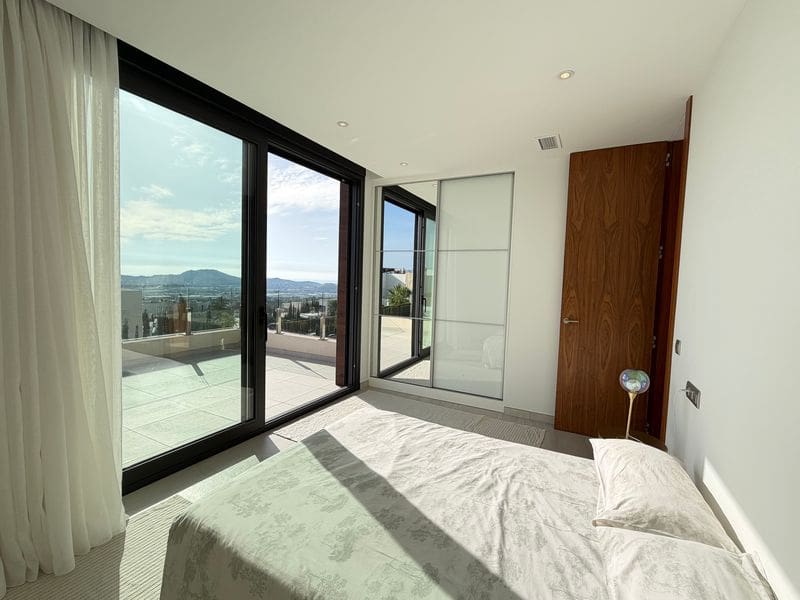 5 bedroom Villa for sale in Finestrat with pool garage - € 1,600,000 (Ref: 9451540)