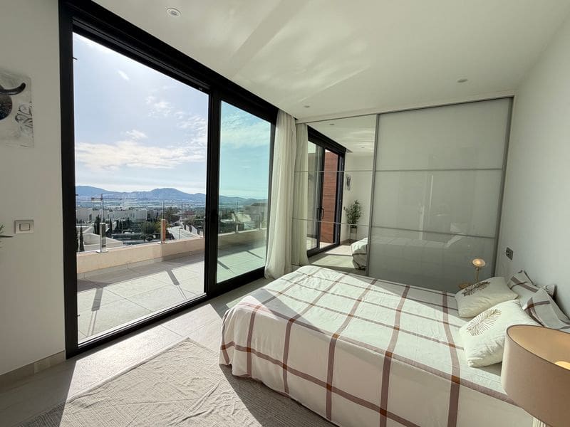 5 bedroom Villa for sale in Finestrat with pool garage - € 1,600,000 (Ref: 9451540)