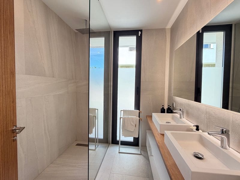 5 bedroom Villa for sale in Finestrat with pool garage - € 1,600,000 (Ref: 9451540)