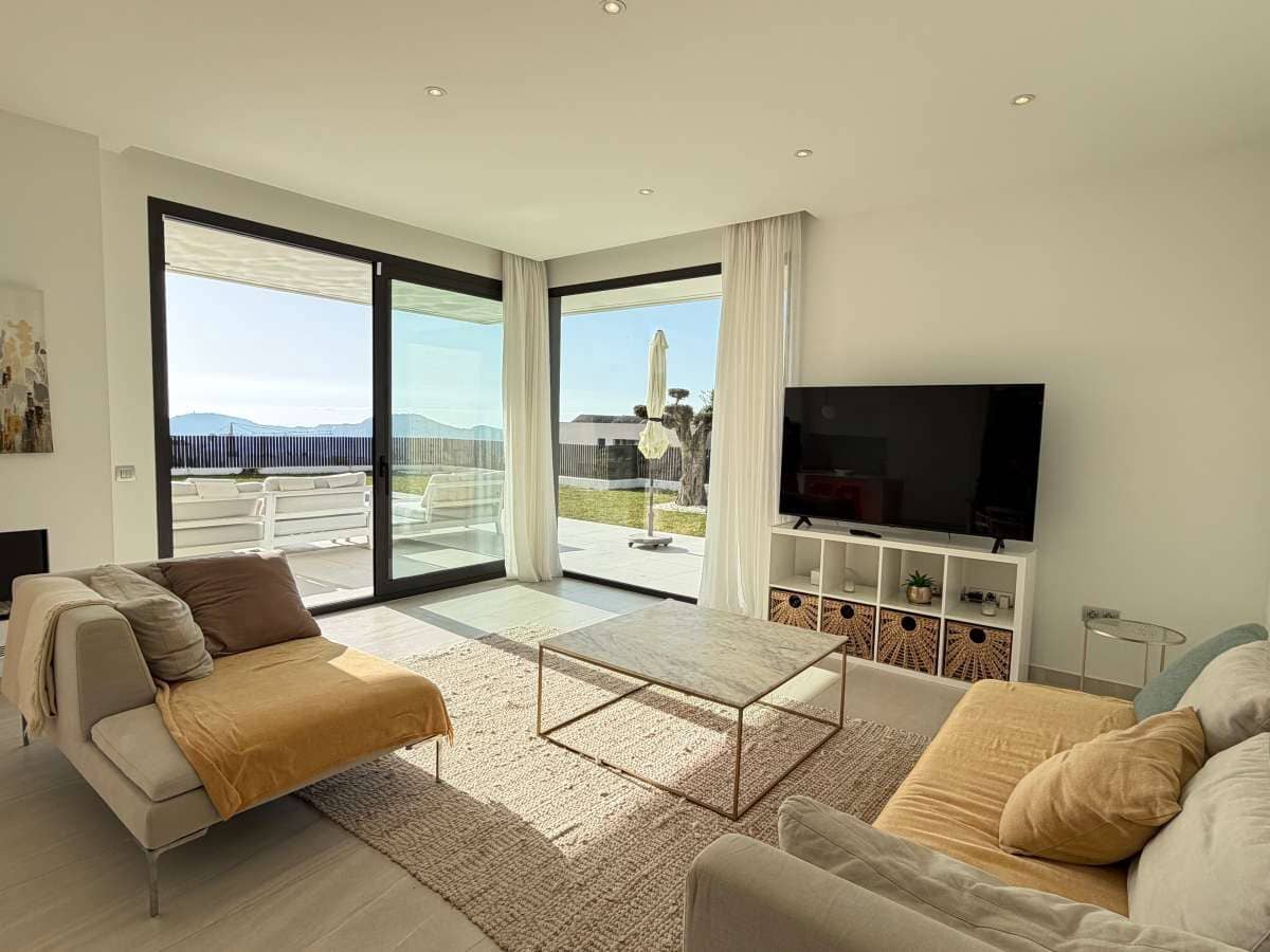 5 bedroom Villa for sale in Finestrat with pool garage - € 1,600,000 (Ref: 9451540)