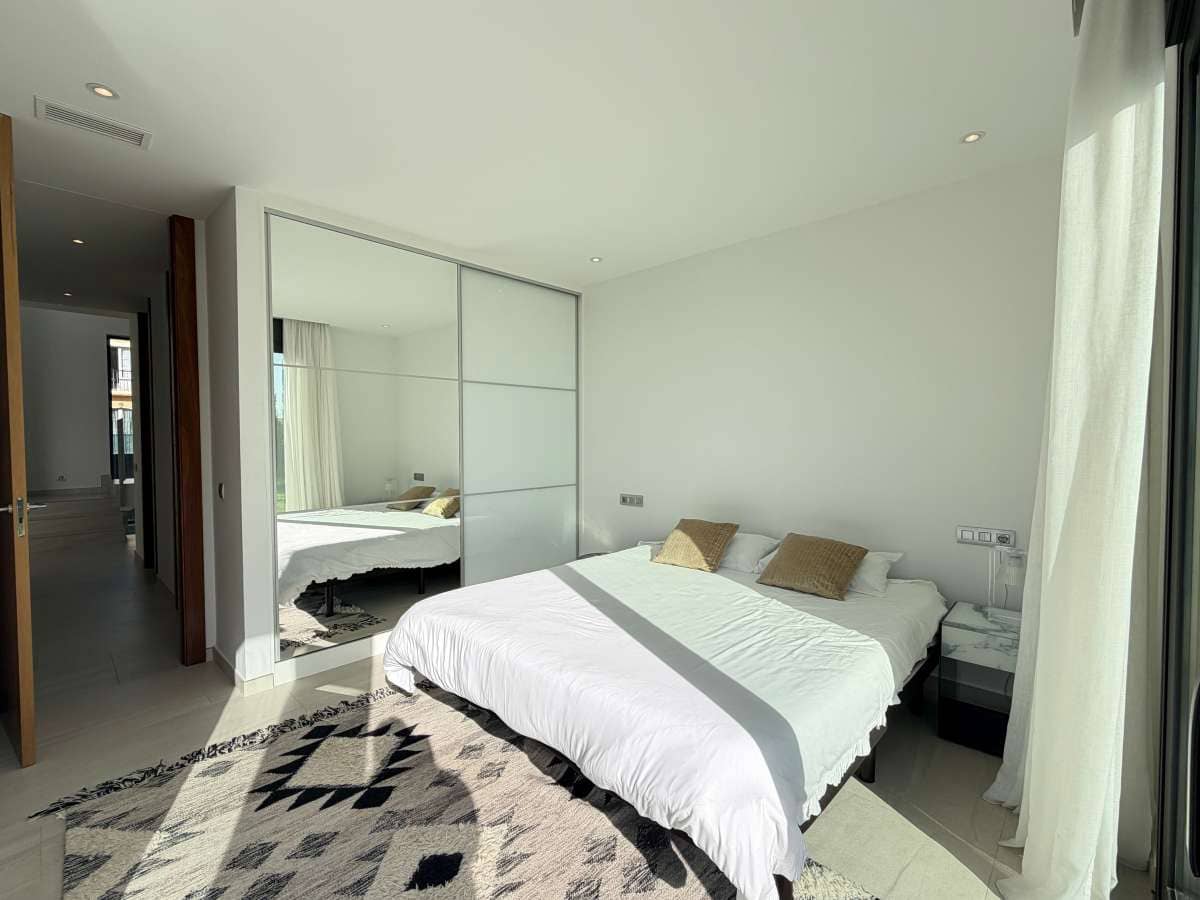 5 bedroom Villa for sale in Finestrat with pool garage - € 1,600,000 (Ref: 9451540)