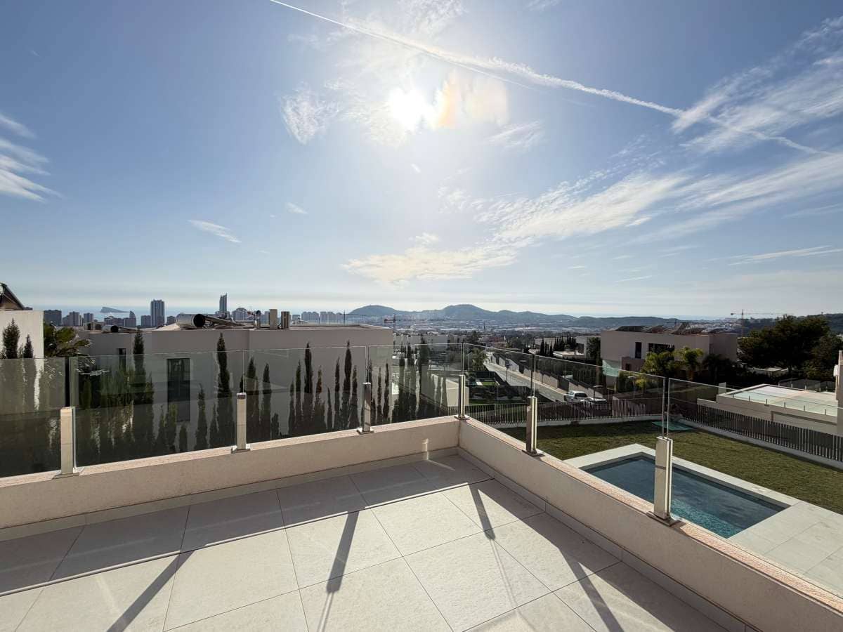 5 bedroom Villa for sale in Finestrat with pool garage - € 1,600,000 (Ref: 9451540)