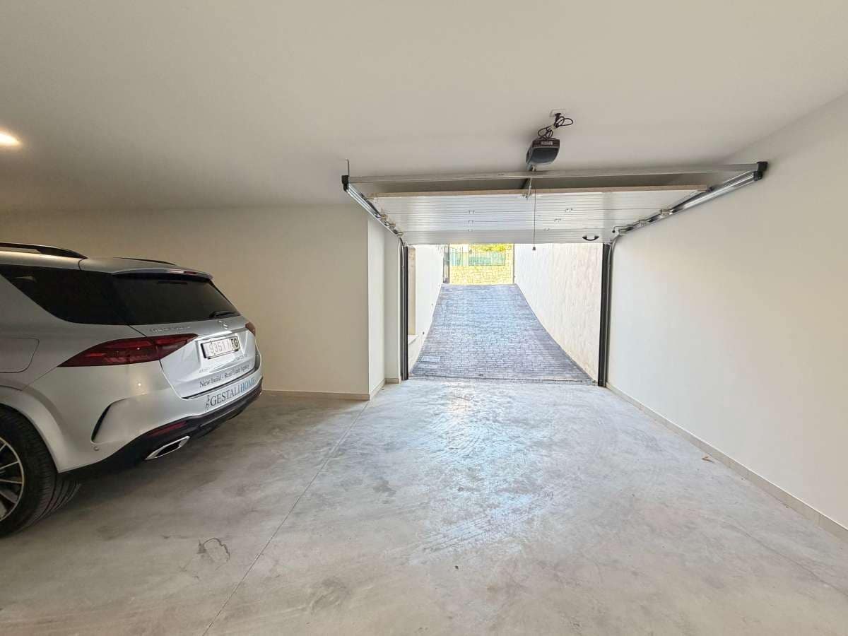 5 bedroom Villa for sale in Finestrat with pool garage - € 1,600,000 (Ref: 9451540)