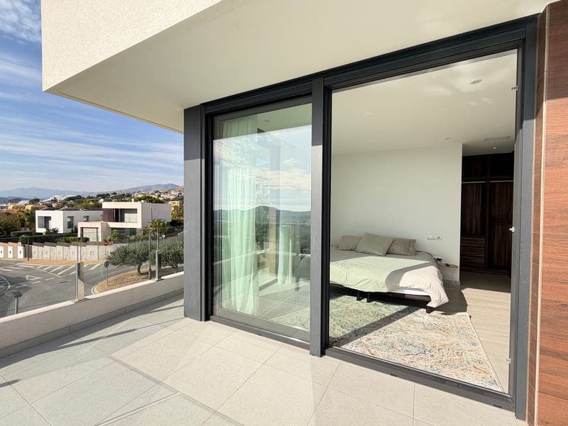 5 bedroom Villa for sale in Finestrat with pool garage - € 1,600,000 (Ref: 9451540)