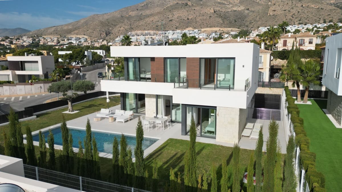 5 bedroom Villa for sale in Finestrat with pool garage - € 1,600,000 (Ref: 9451540)