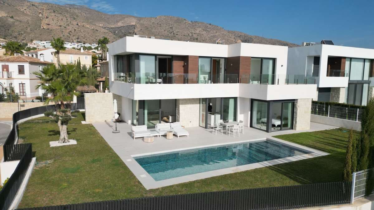 5 bedroom Villa for sale in Finestrat with pool garage - € 1,600,000 (Ref: 9451540)