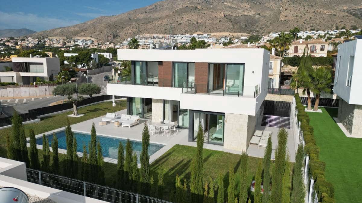 5 bedroom Villa for sale in Finestrat with pool garage - € 1,600,000 (Ref: 9451540)