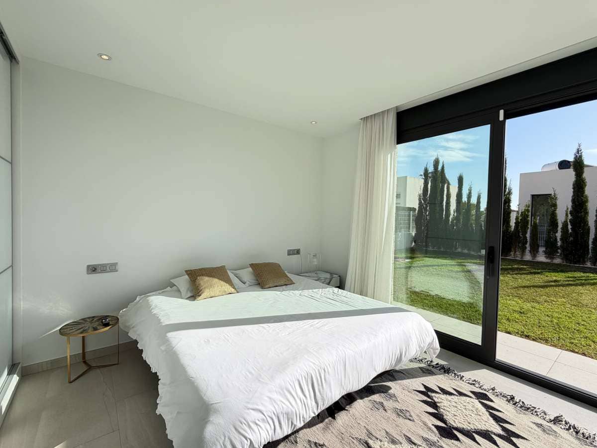 5 bedroom Villa for sale in Finestrat with pool garage - € 1,600,000 (Ref: 9451540)