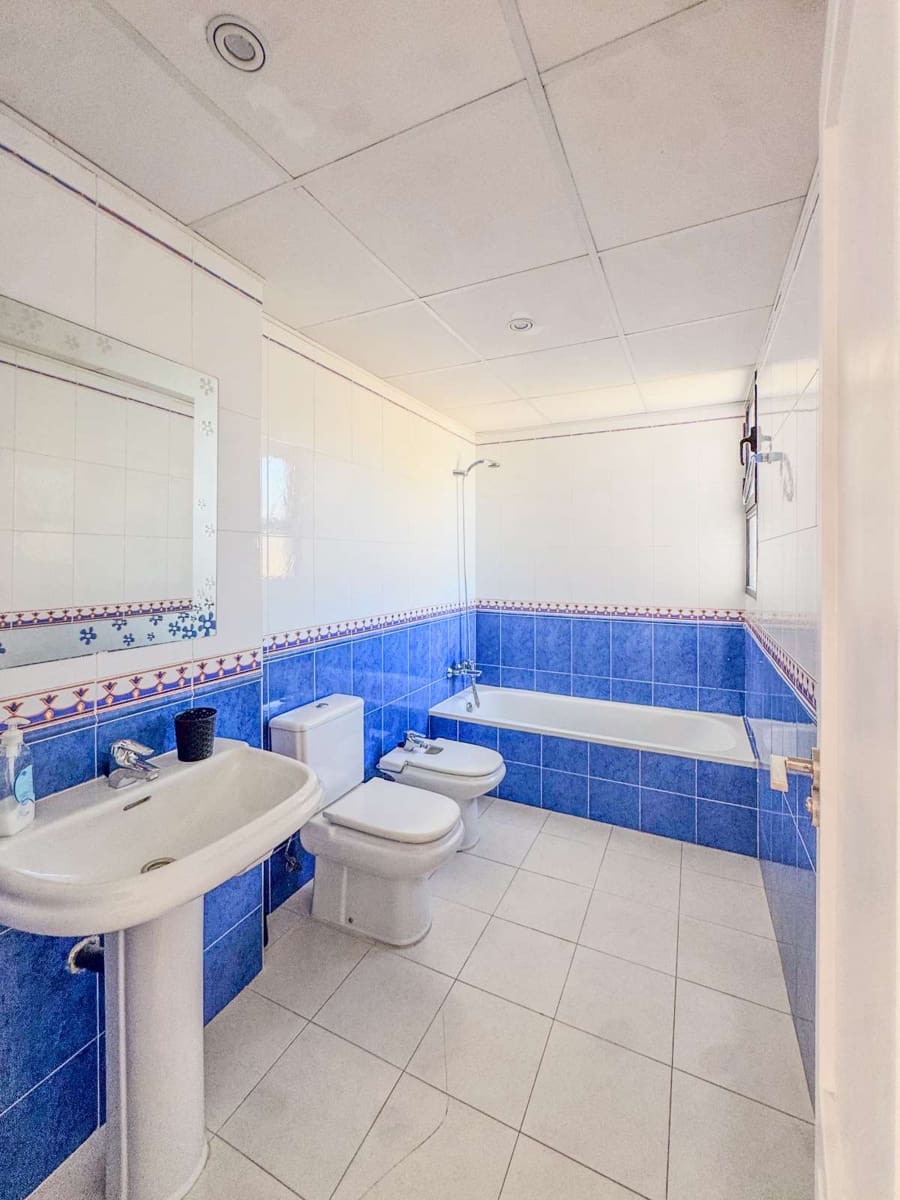 3 sypialnia Apartament na sprzedaż w La Villajoyosa / Vila Joiosa z basenem garażem - 475 000 € (Ref: 9500797)