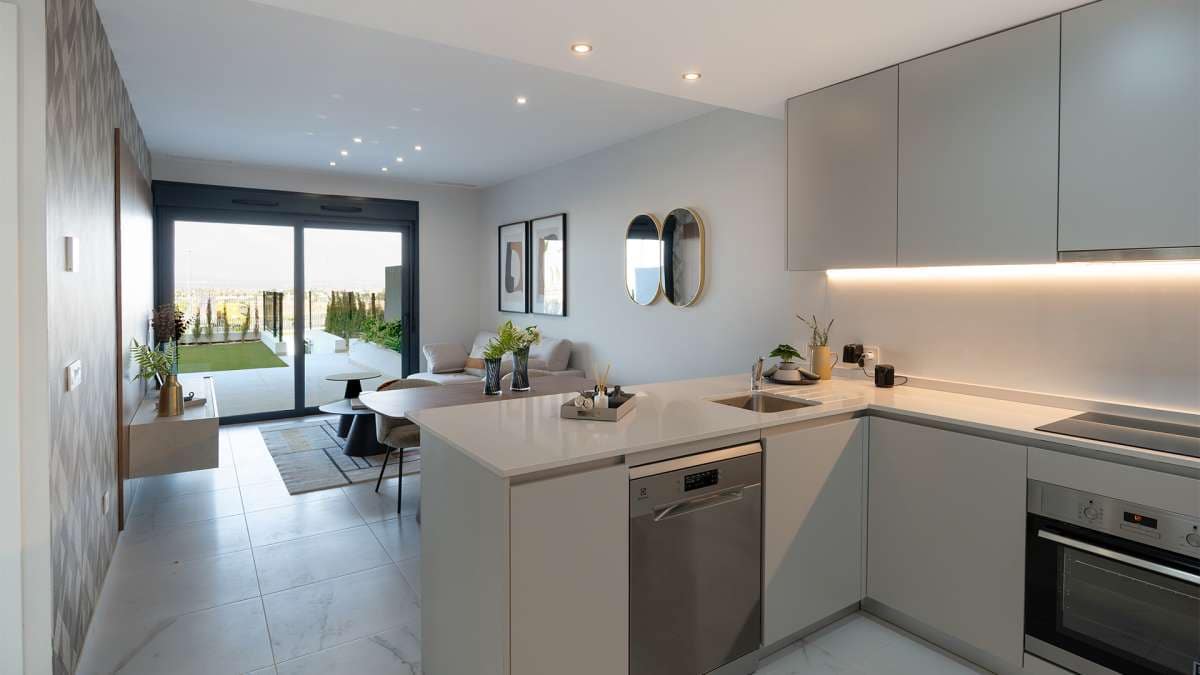 2 soverom Leilighet til salgs i Torrevieja med svømmebasseng garasje - € 349 000 (Ref: 9517993)