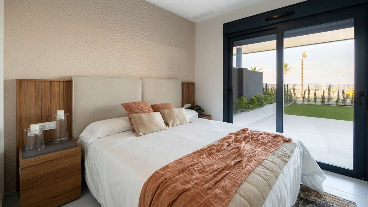 2 soverom Leilighet til salgs i Torrevieja med svømmebasseng garasje - € 349 000 (Ref: 9517993)