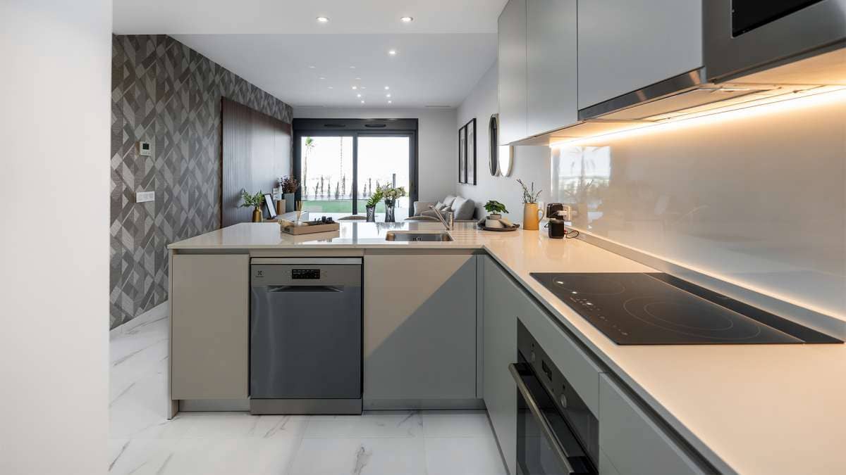 2 soverom Leilighet til salgs i Torrevieja med svømmebasseng garasje - € 335 000 (Ref: 9517996)