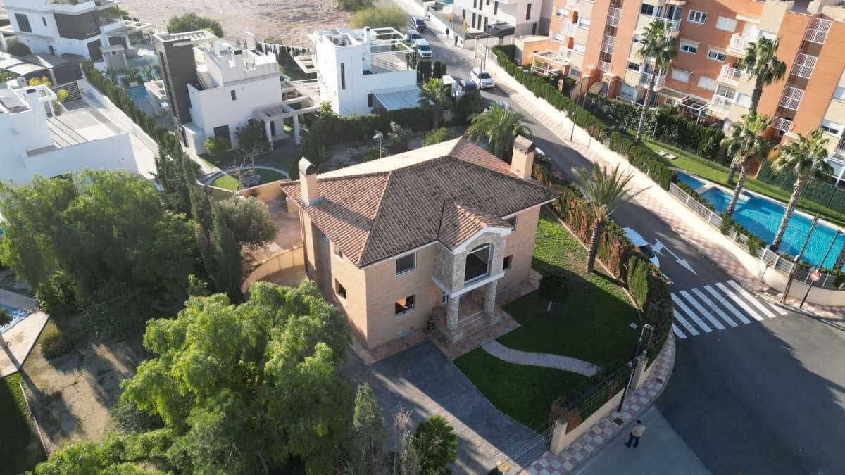 3 soveværelse Villa til salg i Playa de Muchavista med garage - € 900.000 (Ref: 9658040)