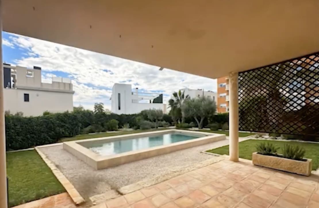 3 makuuhuone Huvila myytävänä paikassa Playa de Muchavista mukana 
autotalli - 900 000 € (Ref: 9658040)