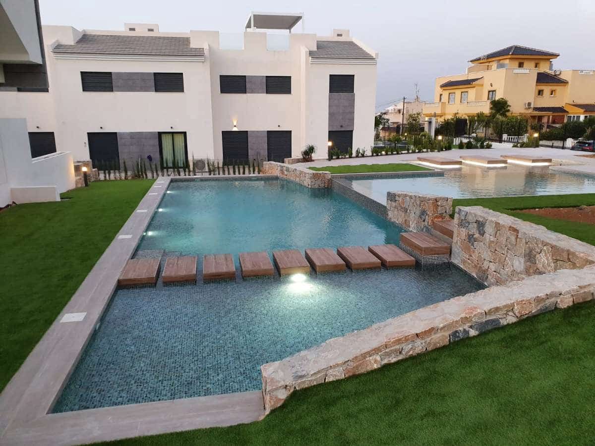 3 slaapkamer Bungalow te koop in Torrevieja - € 310.000 (Ref: 9672887)