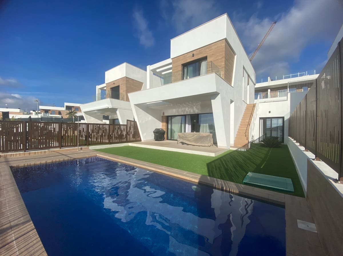 Chalet de 3 habitaciones en Finestrat en venta con piscina garaje - 625.000 € (Ref: 9672981)