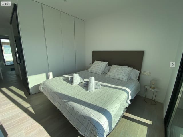 Chalet de 3 habitaciones en Finestrat en venta con piscina garaje - 625.000 € (Ref: 9672981)