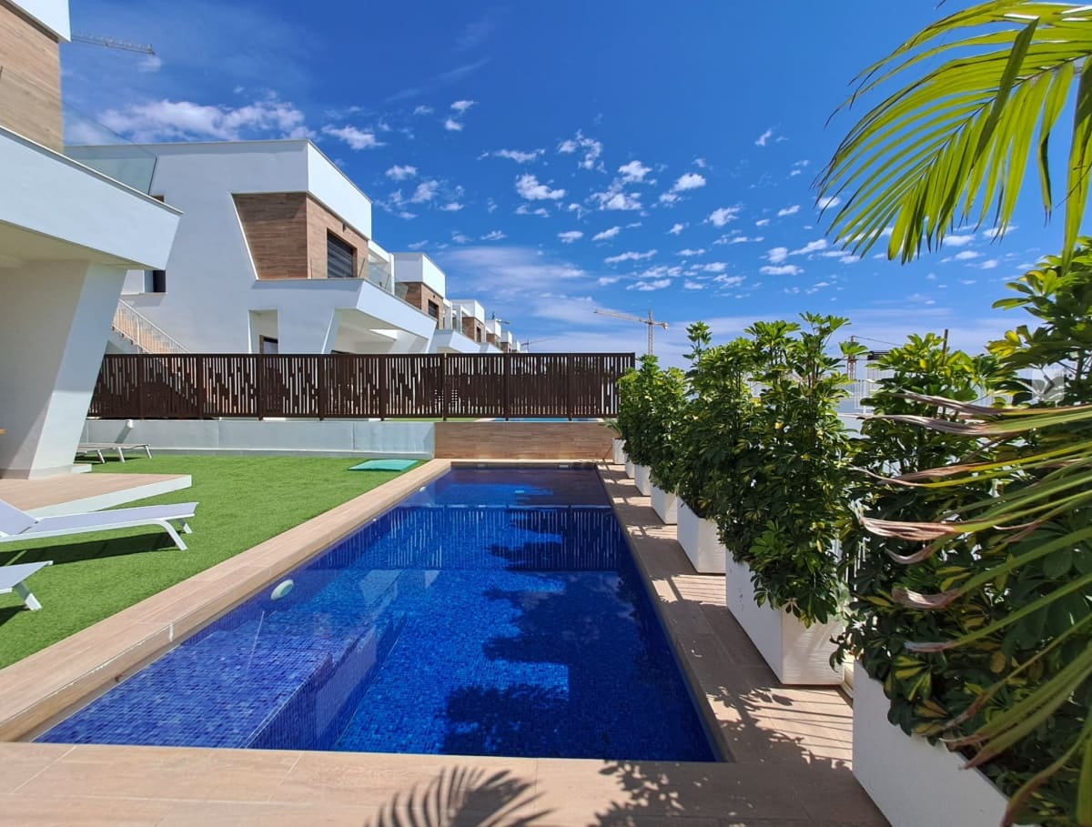 Chalet de 3 habitaciones en Finestrat en venta con piscina garaje - 625.000 € (Ref: 9672981)