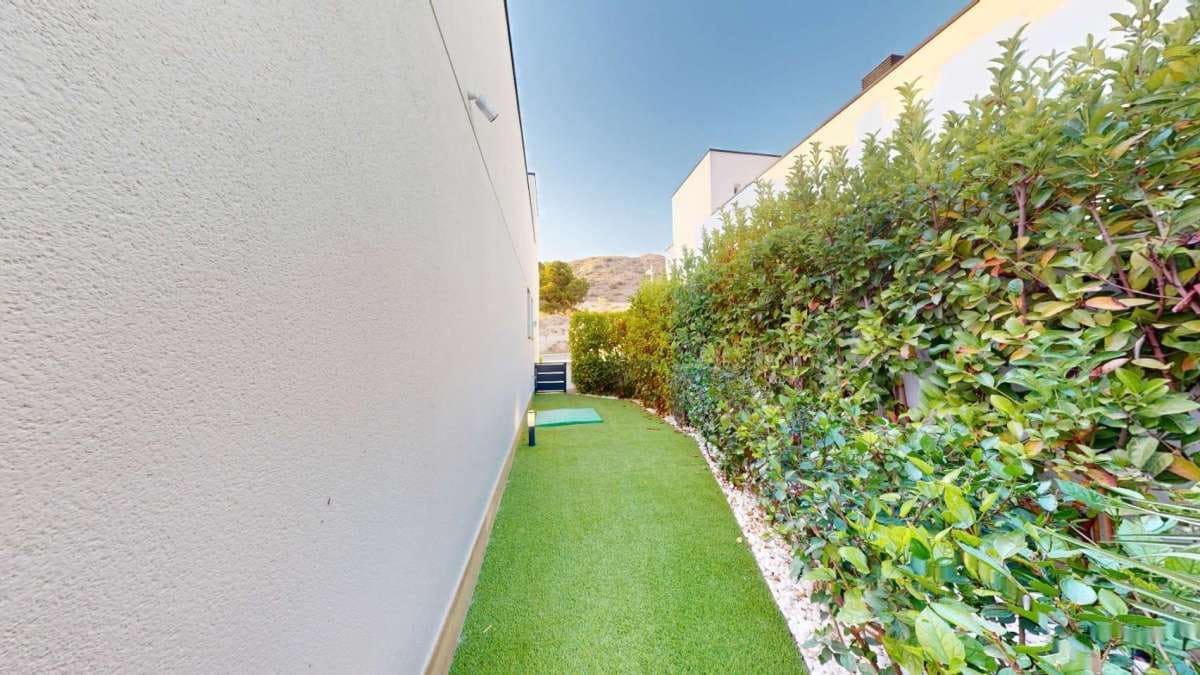3 Zimmer Villa zu verkaufen in Monforte del Cid mit Pool - 795.000 € (Ref: 9672997)
