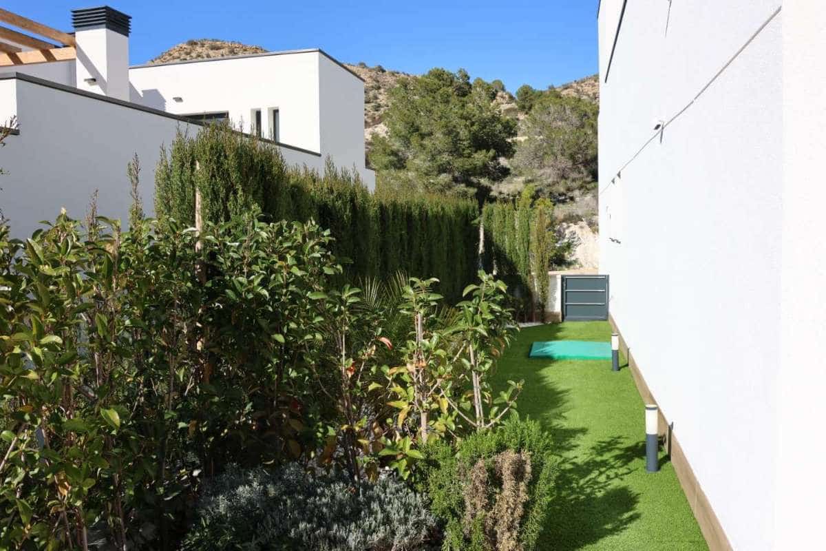 3 sovrum Villa till salu i Monforte del Cid med pool - 795 000 € (Ref: 9672998)