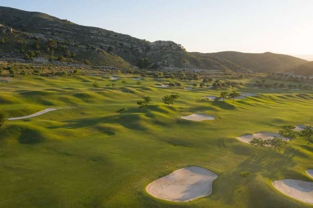 3 makuuhuone Huoneisto myytävänä paikassa Monforte del Cid mukana uima-altaan 
autotalli - 375 000 € (Ref: 9673004)